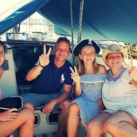 Amazing Flat In Classic Sailing Boat In Botel Barcelona