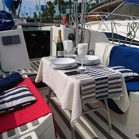 Amazing Flat In Classic Sailing Boat In Botel
